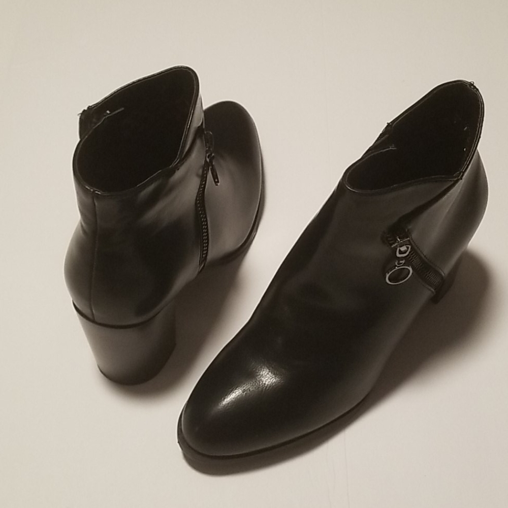 Ashley Stewart black 8w boots
